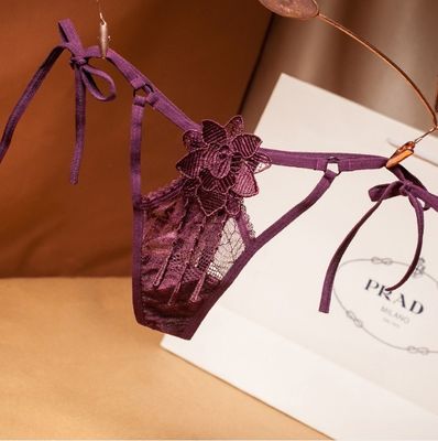 Crotch G String ชุดชั้นในสตรีกางเกงเย็บปักถักร้อย Womans กางเกงเซ็กซี่