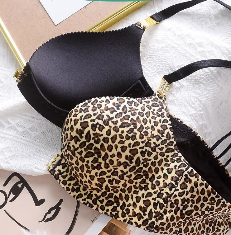 ลูกไม้ด้านหน้าปิด Push Up Bra ของแข็งเซ็กซี่เสือดาว Bra ไม่มีรอยต่อเสื้อถัก